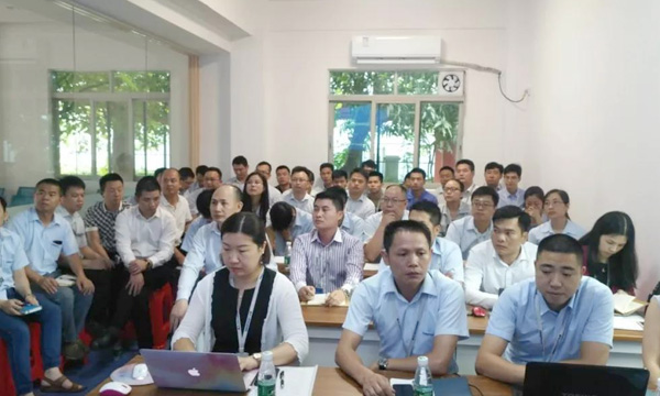 聚焦目的，，，全力以赴——2018年Ag亚洲集团年中聚会圆满举行
